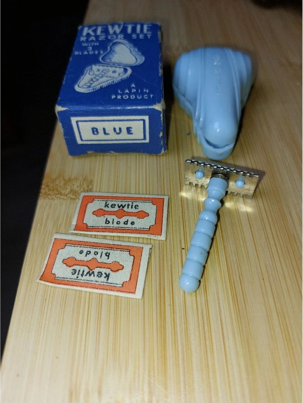 Kewtie miniature safety razor set